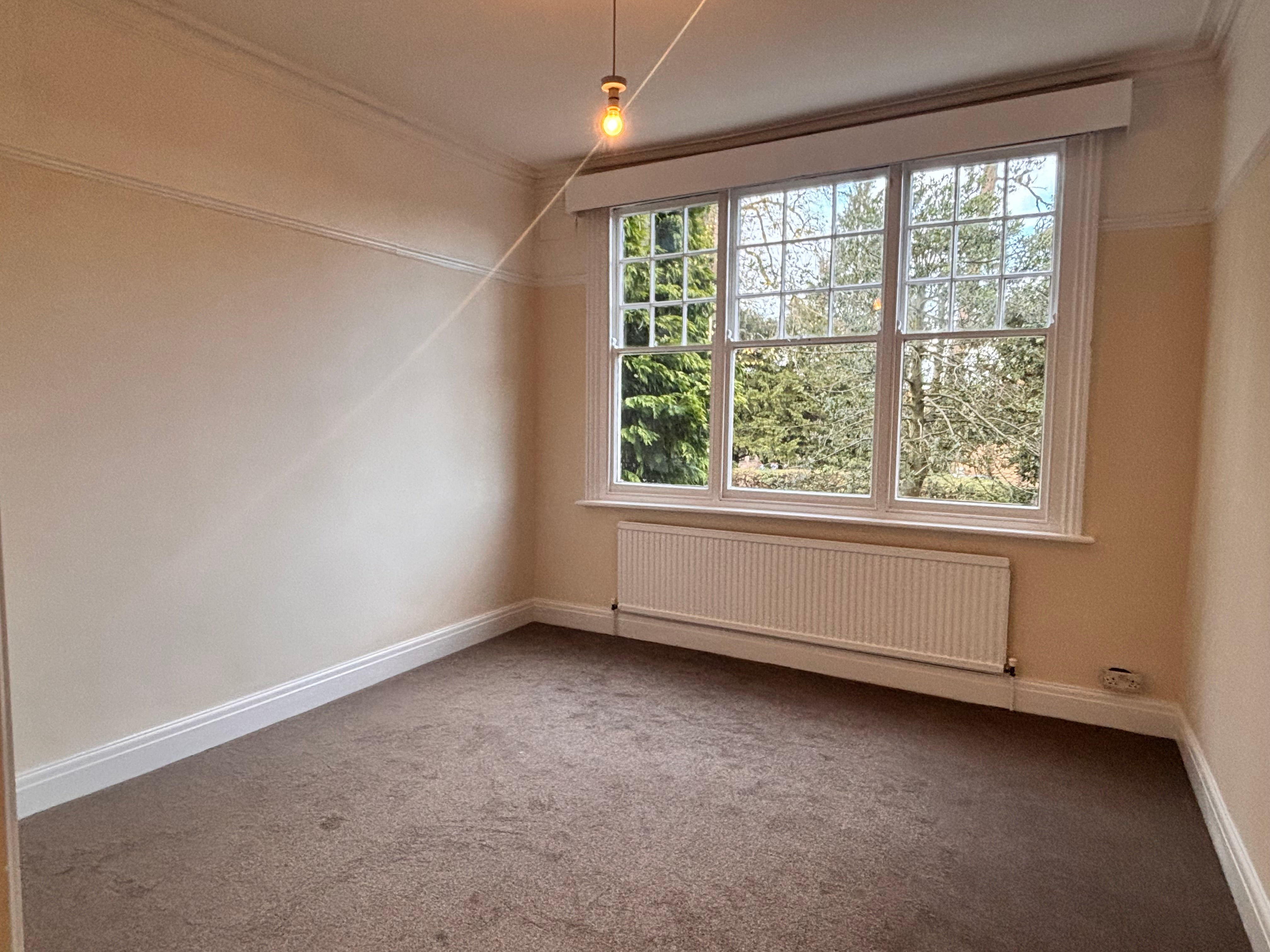 Flat Sandown Road in Leicester