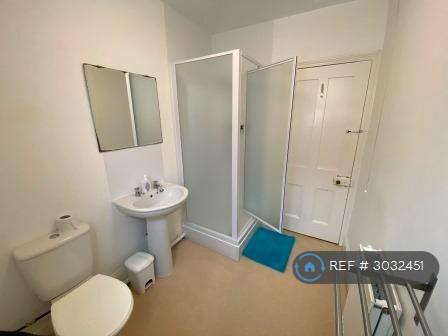 Room Kingsley Road in Plymouth