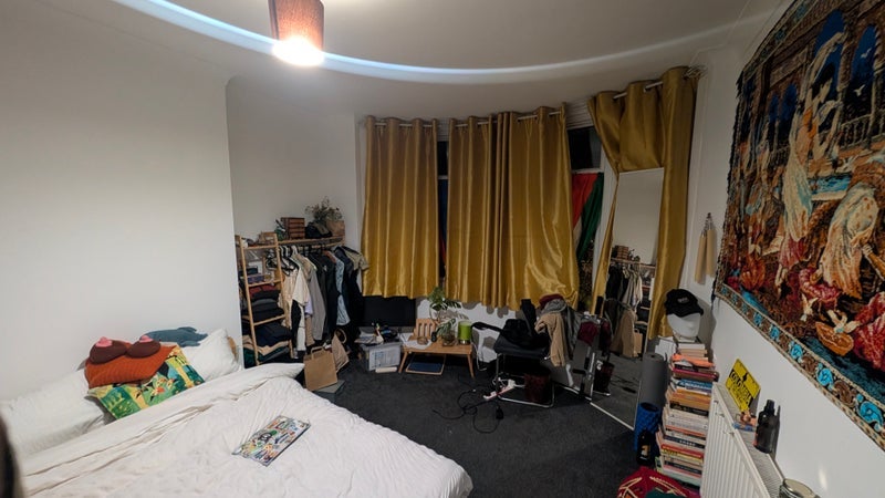 Room Folkestone Road in Greater London