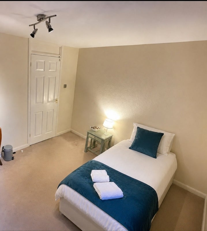 Room Copper Beech Close in Windsor