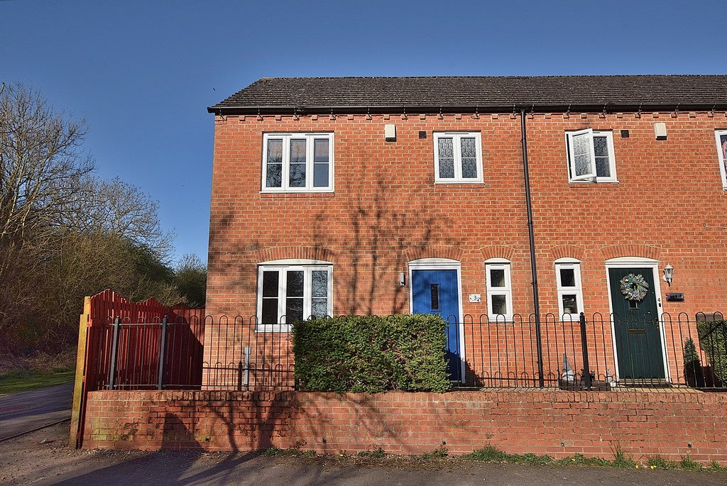 Flat Goodwood Avenue in Colburn