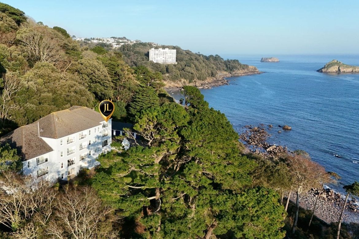Flat Hesketh Road in Torquay