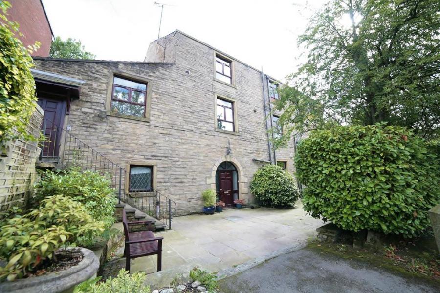 Flat Brook Lane in Oldham