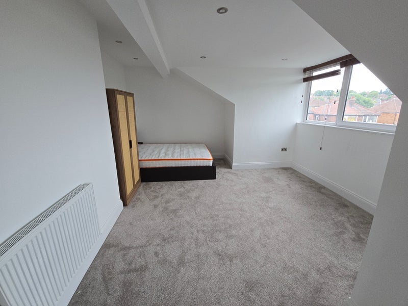 Room Abbey Avenue in Leeds