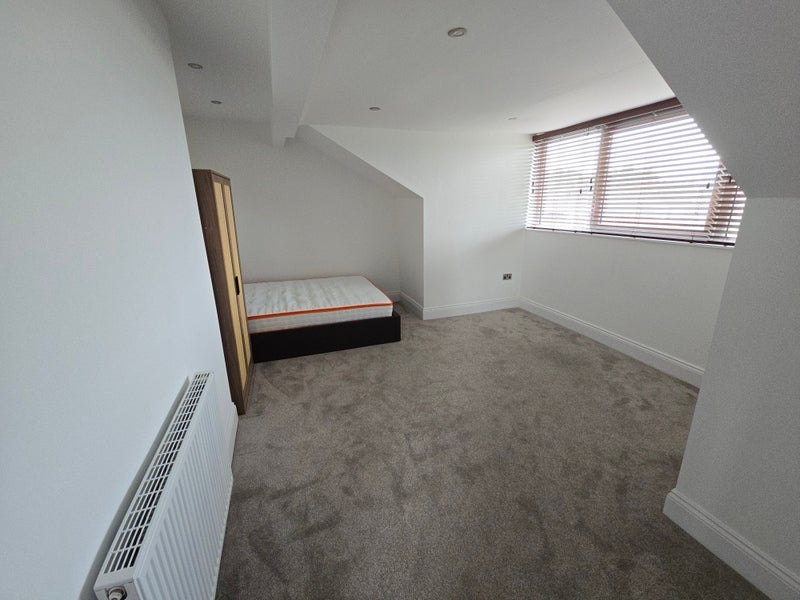 Room Abbey Avenue in Leeds