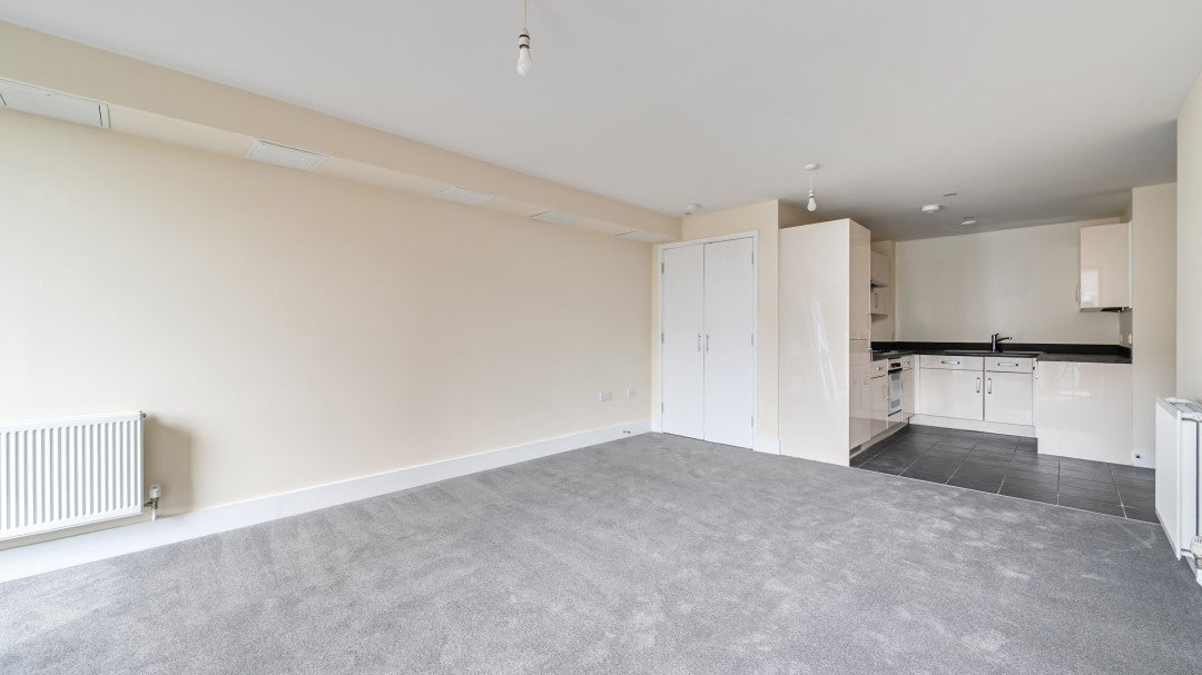 Flat Homesdale Road in Greater London