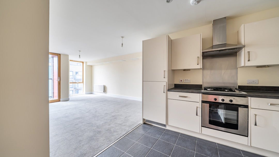 Flat Homesdale Road in Greater London