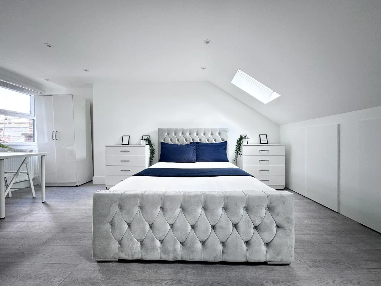 Room Odessa Road in Greater London