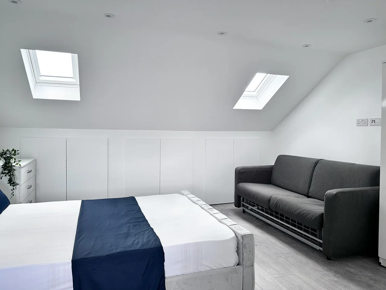 Room Odessa Road in Greater London