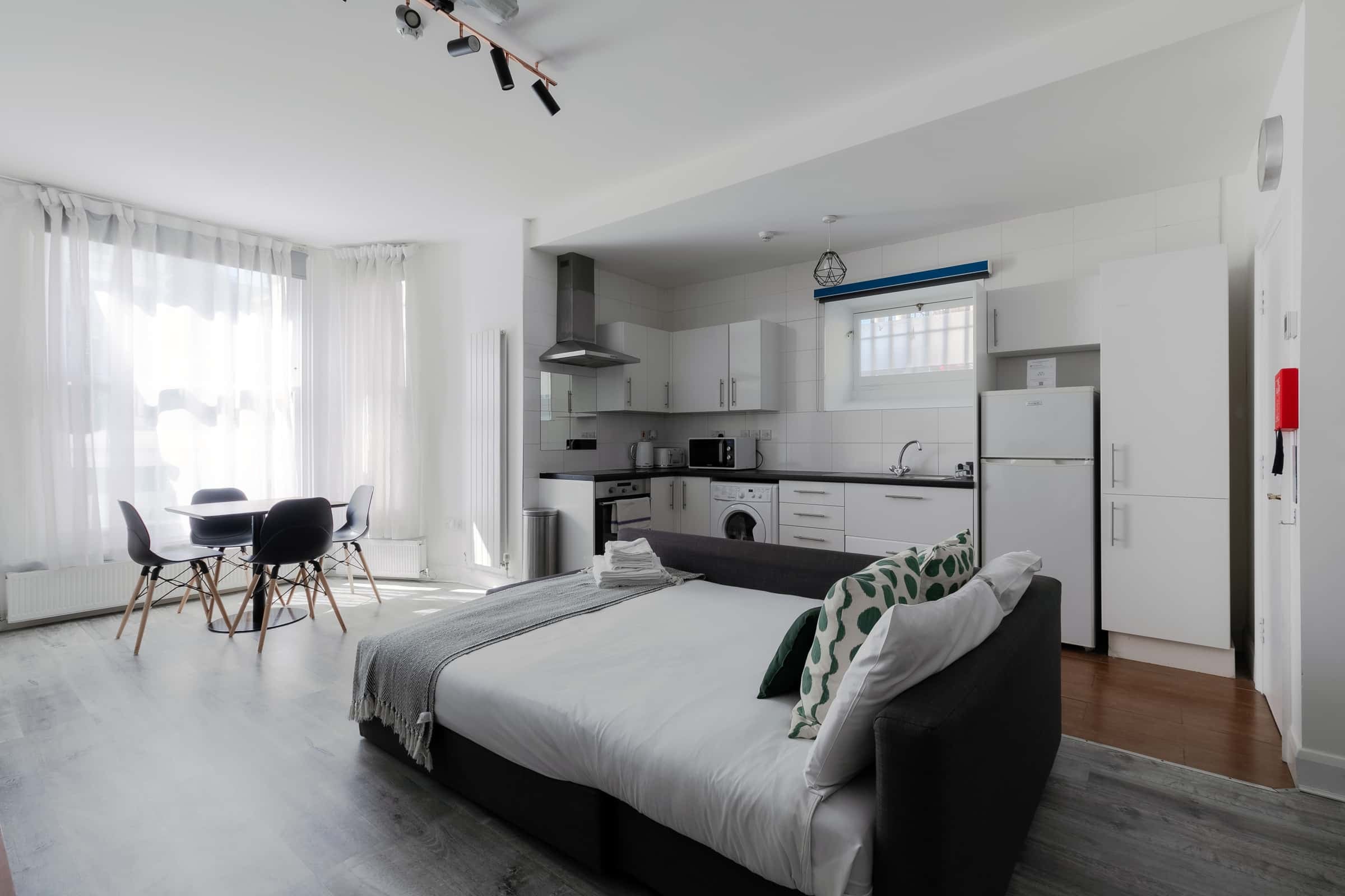 Flat Nevern Road in Greater London