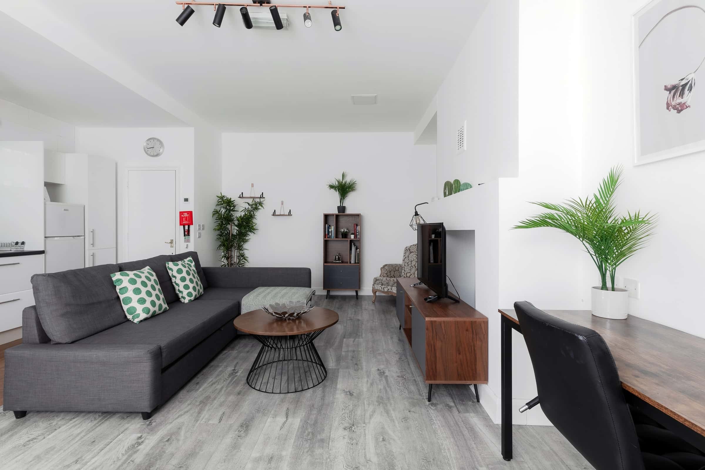 Flat Nevern Road in Greater London