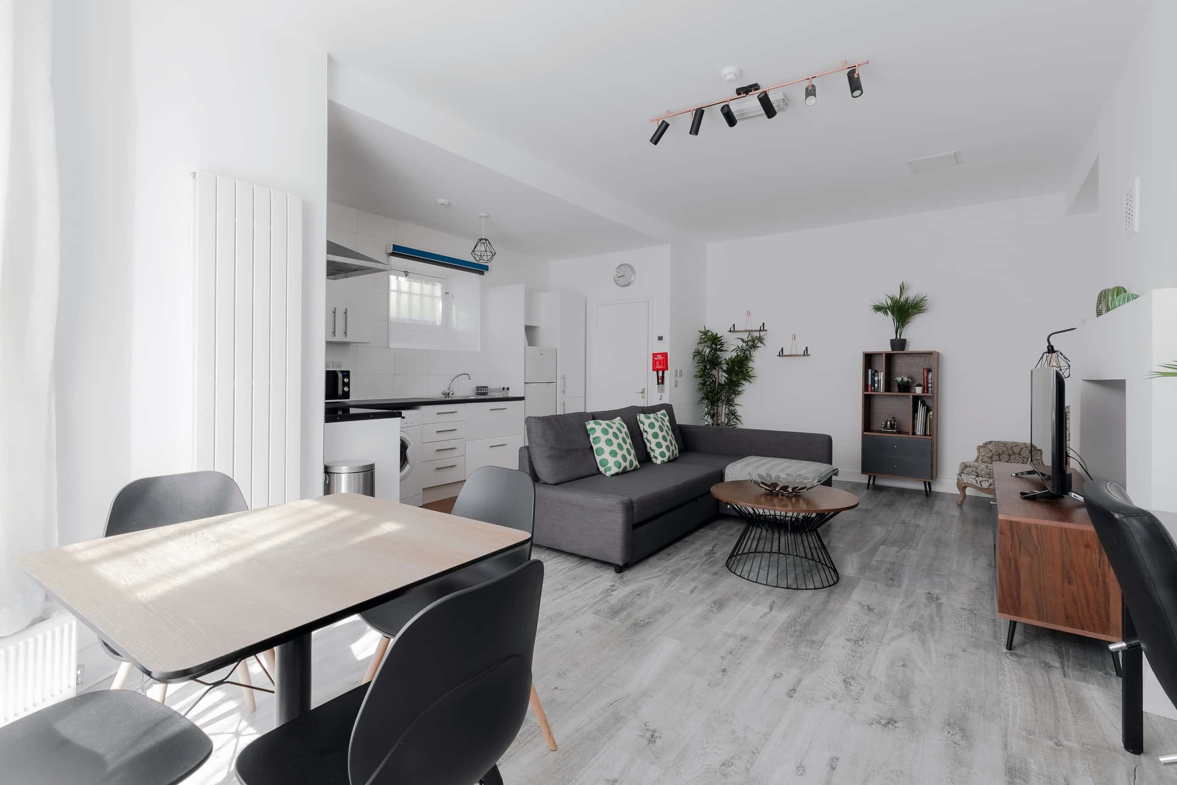Flat Nevern Road in Greater London