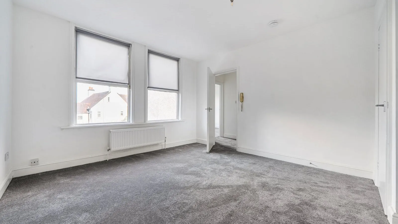 Flat The Ridgeway in Greater London