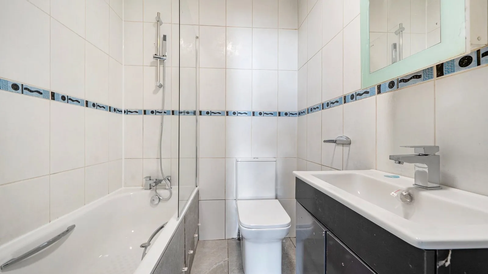 Flat The Ridgeway in Greater London