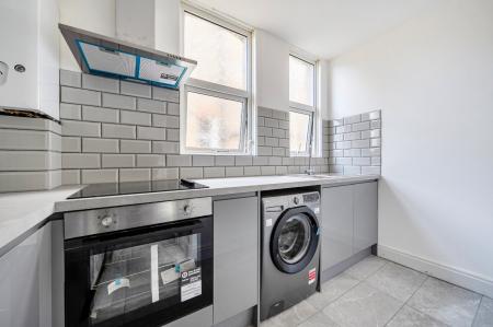 Flat The Ridgeway in Greater London