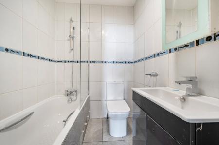 Flat The Ridgeway in Greater London