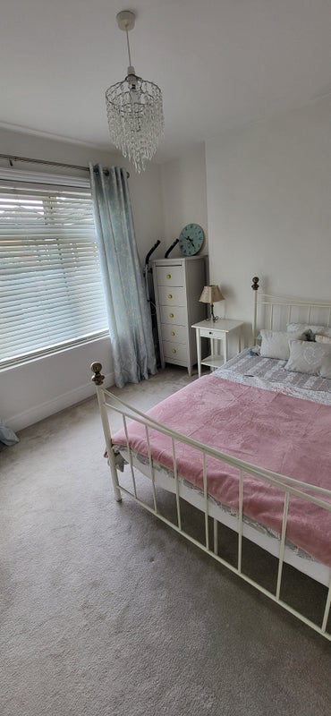 Room Truscott Avenue in Bournemouth