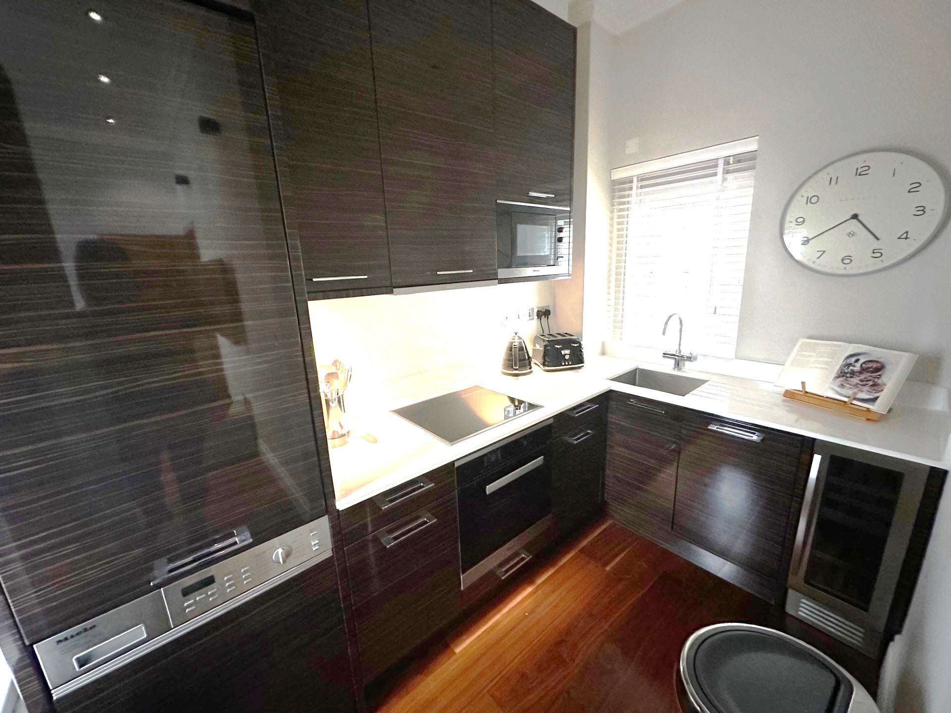 Flat Kensington Gardens Square in City of Westminster