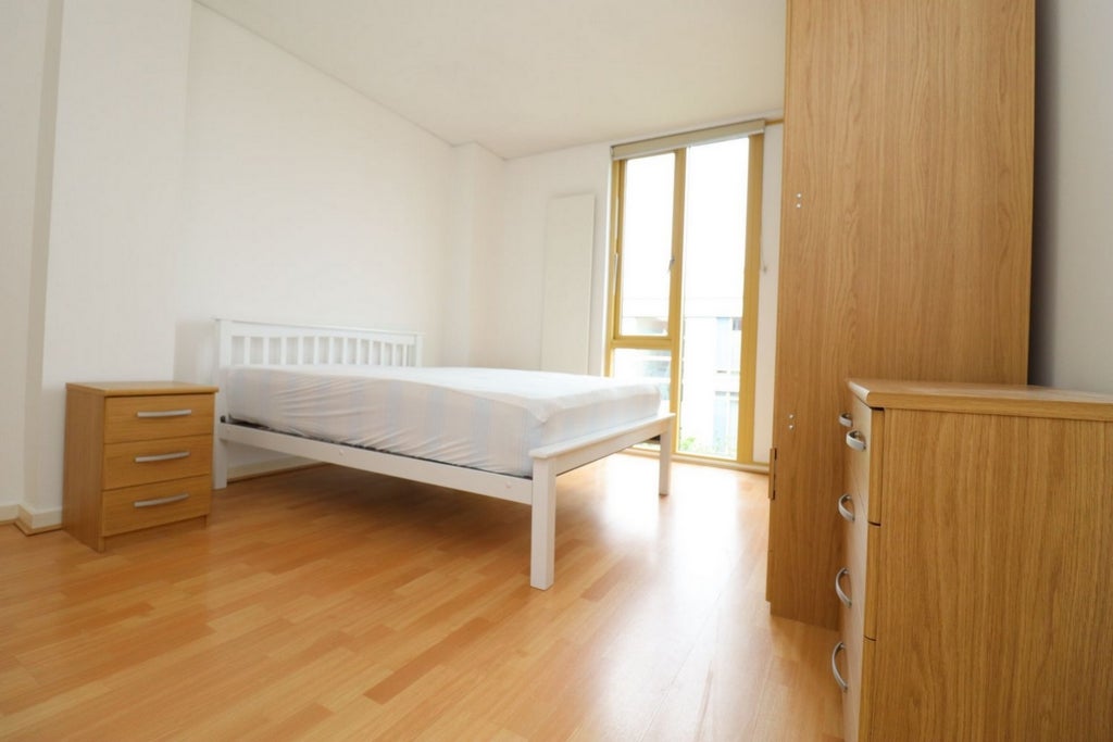 Room Globe Road in Greater London