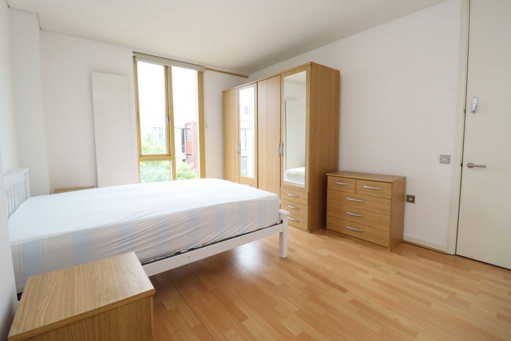 Room Globe Road in Greater London