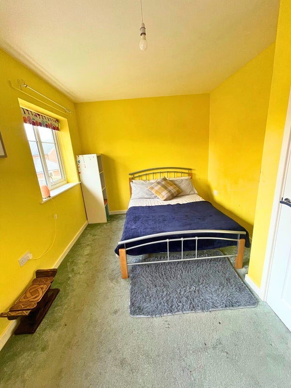 Room Starling Crescent in Slough