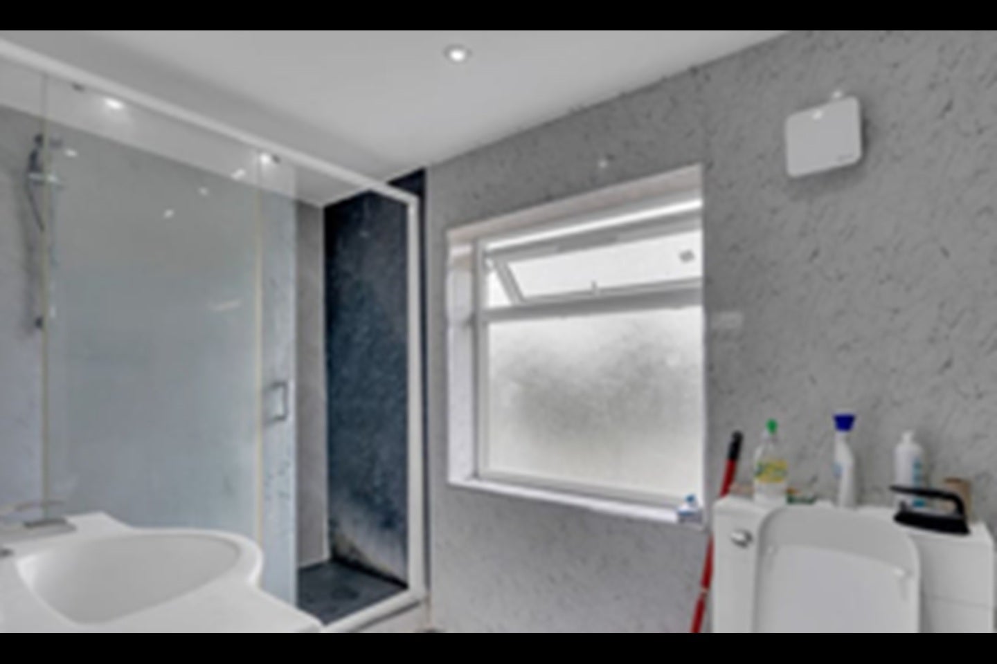 Room Harrow Road in Borough of Spelthorne