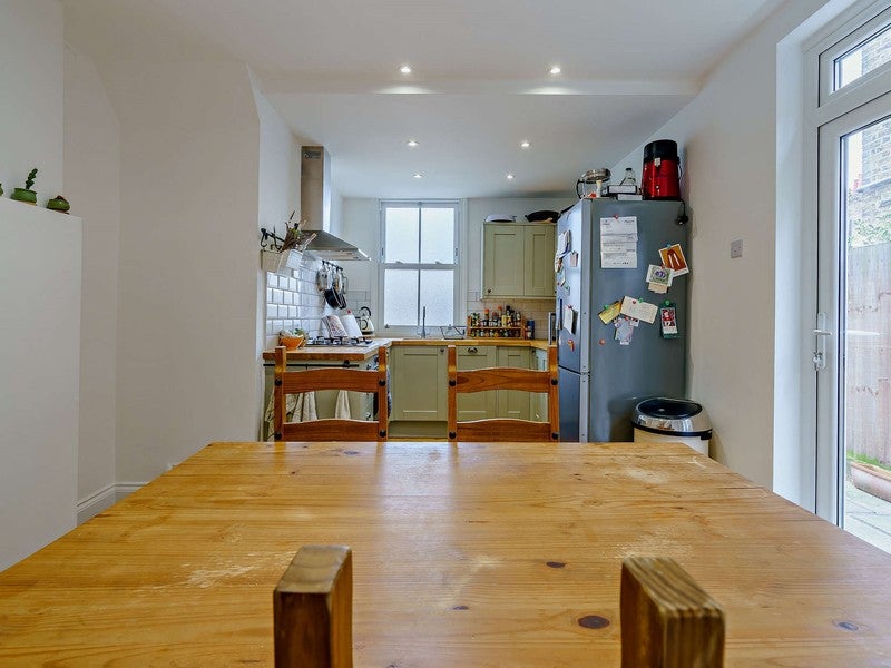 Flat Glasford Street in Greater London
