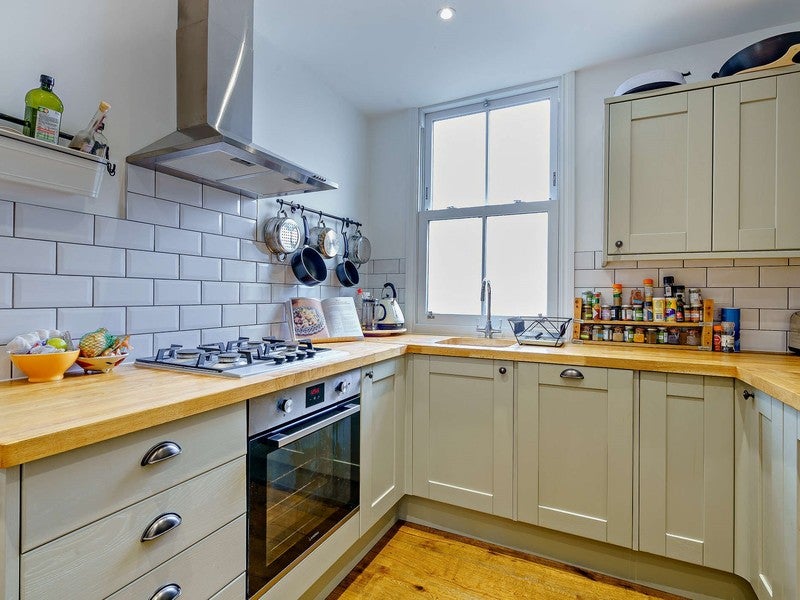 Flat Glasford Street in Greater London