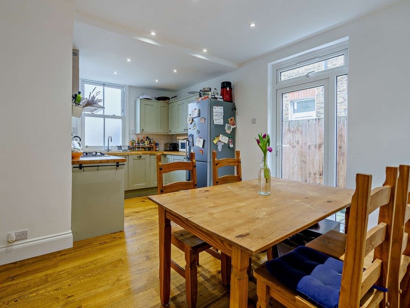 Flat Glasford Street in Greater London