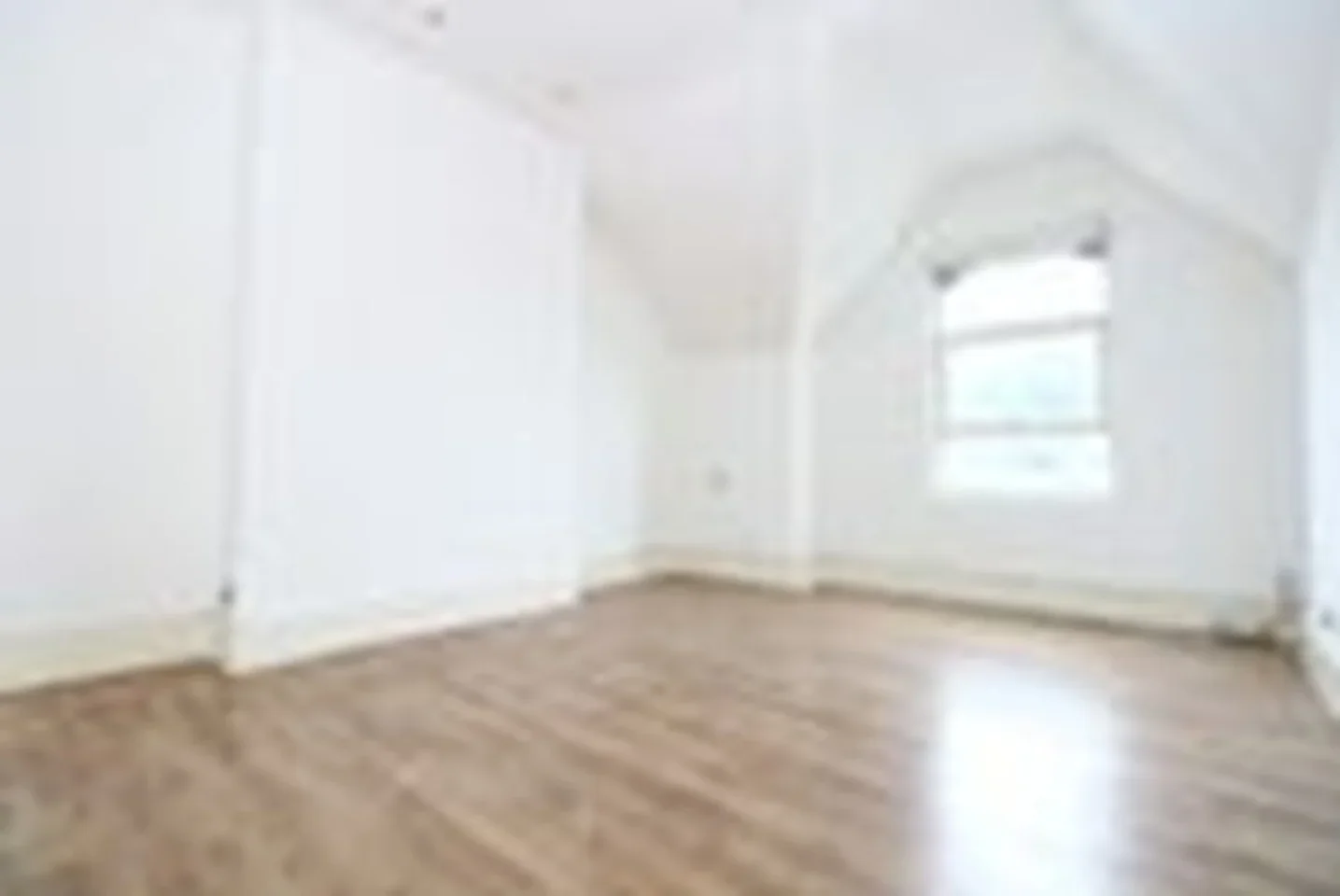 Flat Acton Lane in Greater London