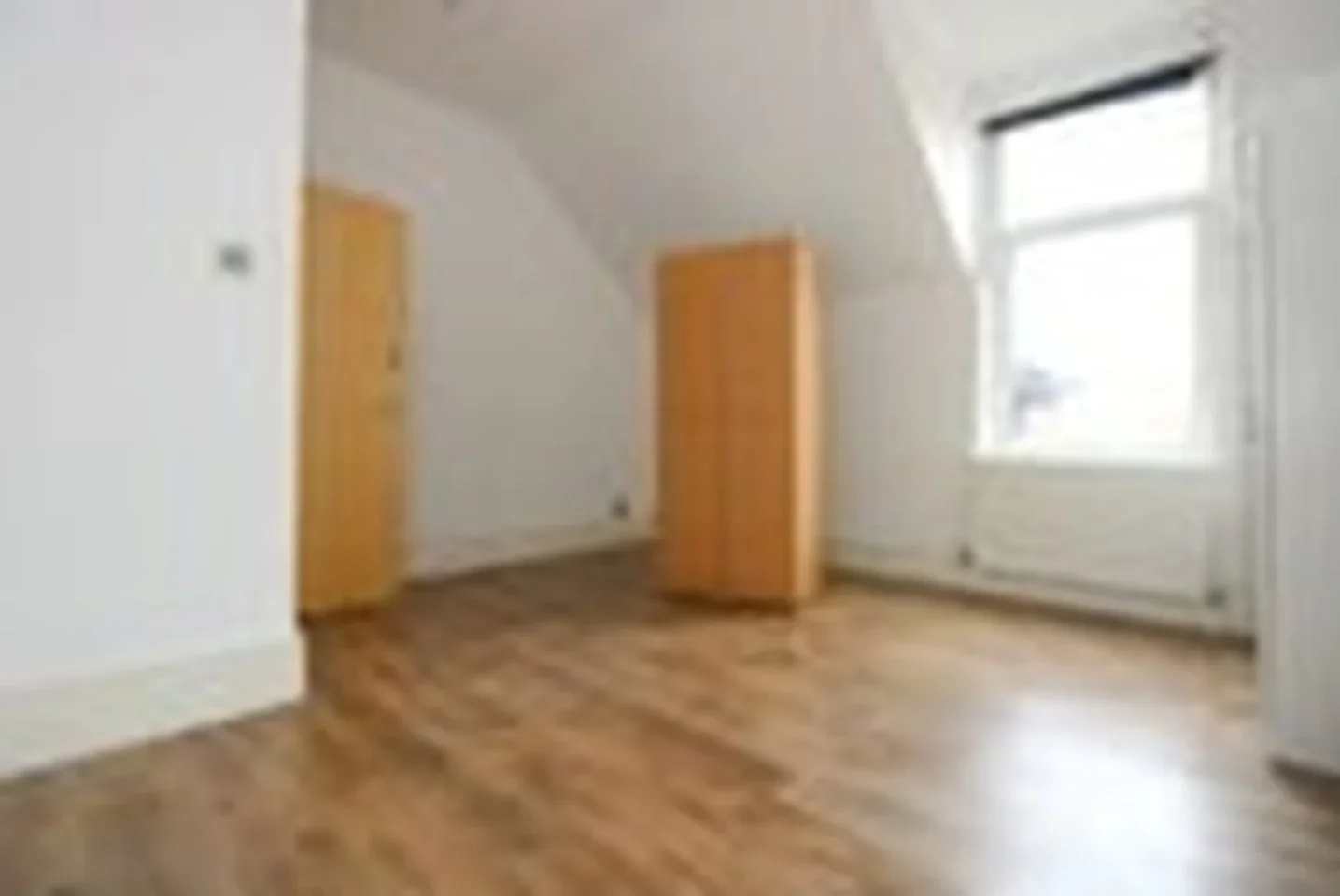 Flat Acton Lane in Greater London