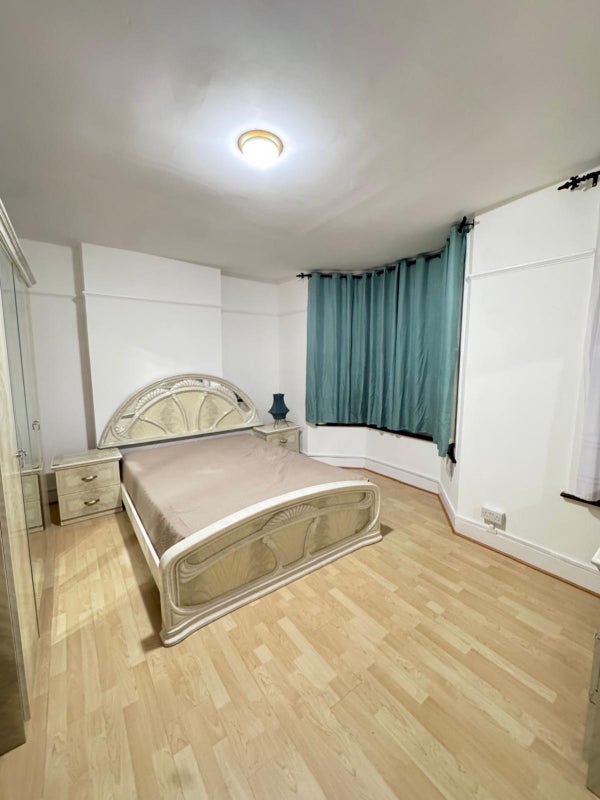 Room Higham Hill Road in Greater London