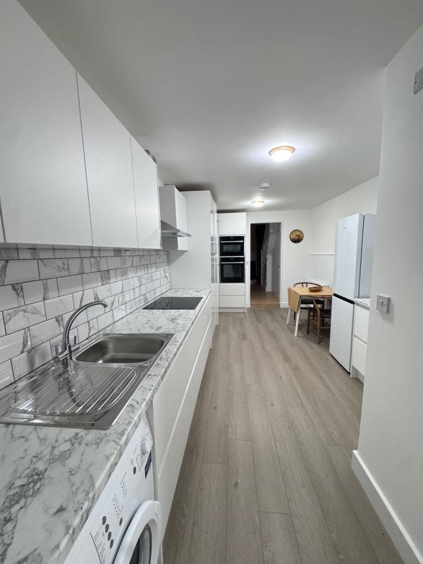 Room Higham Hill Road in Greater London