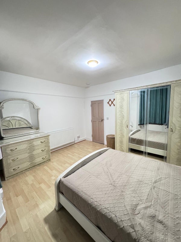 Room Higham Hill Road in Greater London