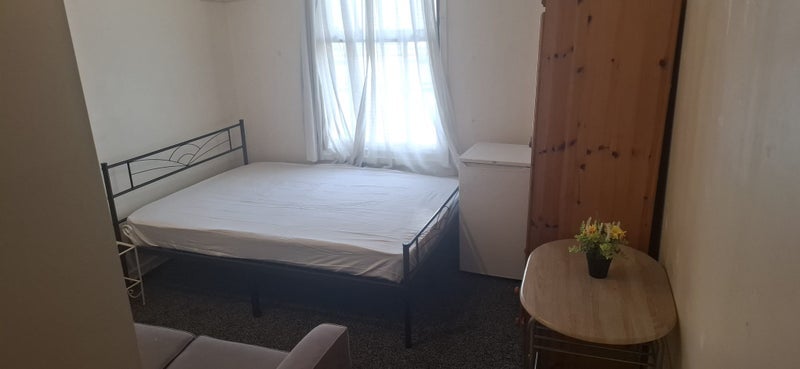 Room Lodge Road in Birmingham