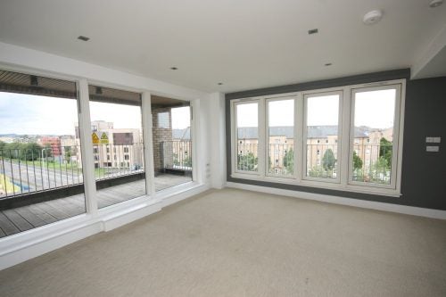 Flat McEwan Walk in City of Edinburgh
