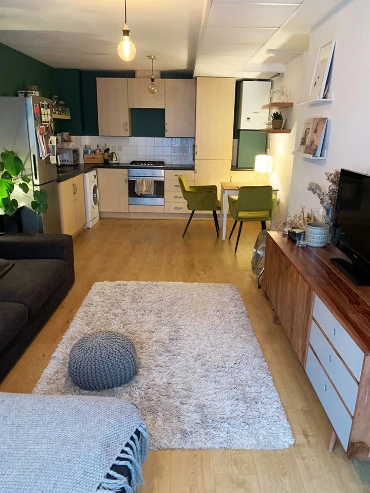 Flat Norwood Road in Greater London