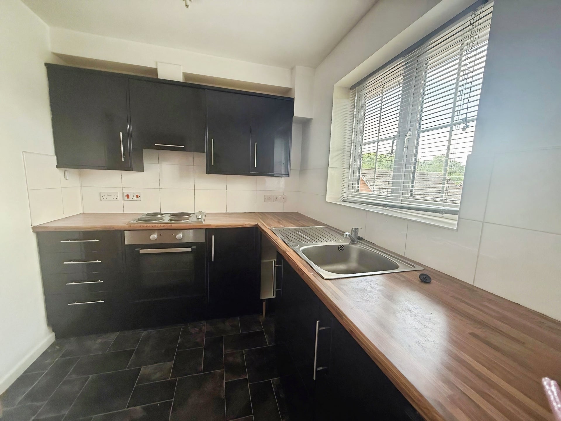 Flat Tamebrook Way in Sandwell