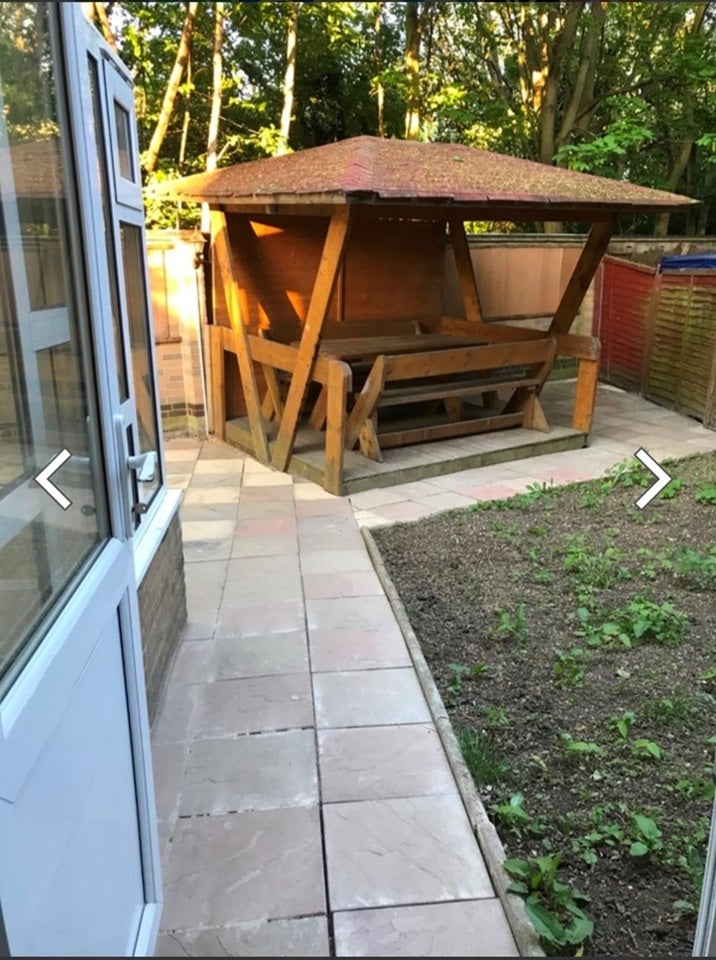 House Emerald Close in Greater London