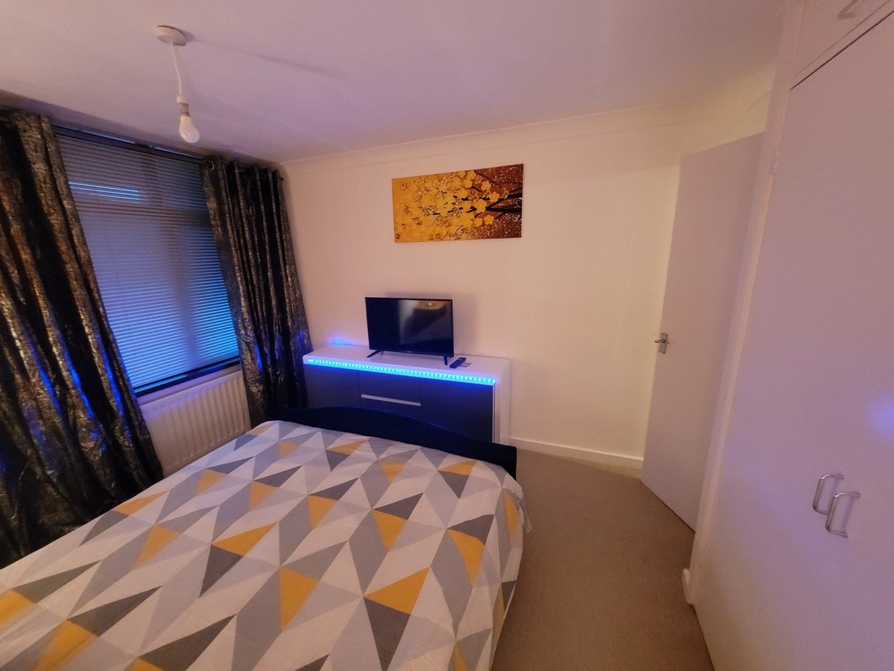 Room Neville Court in Greater London