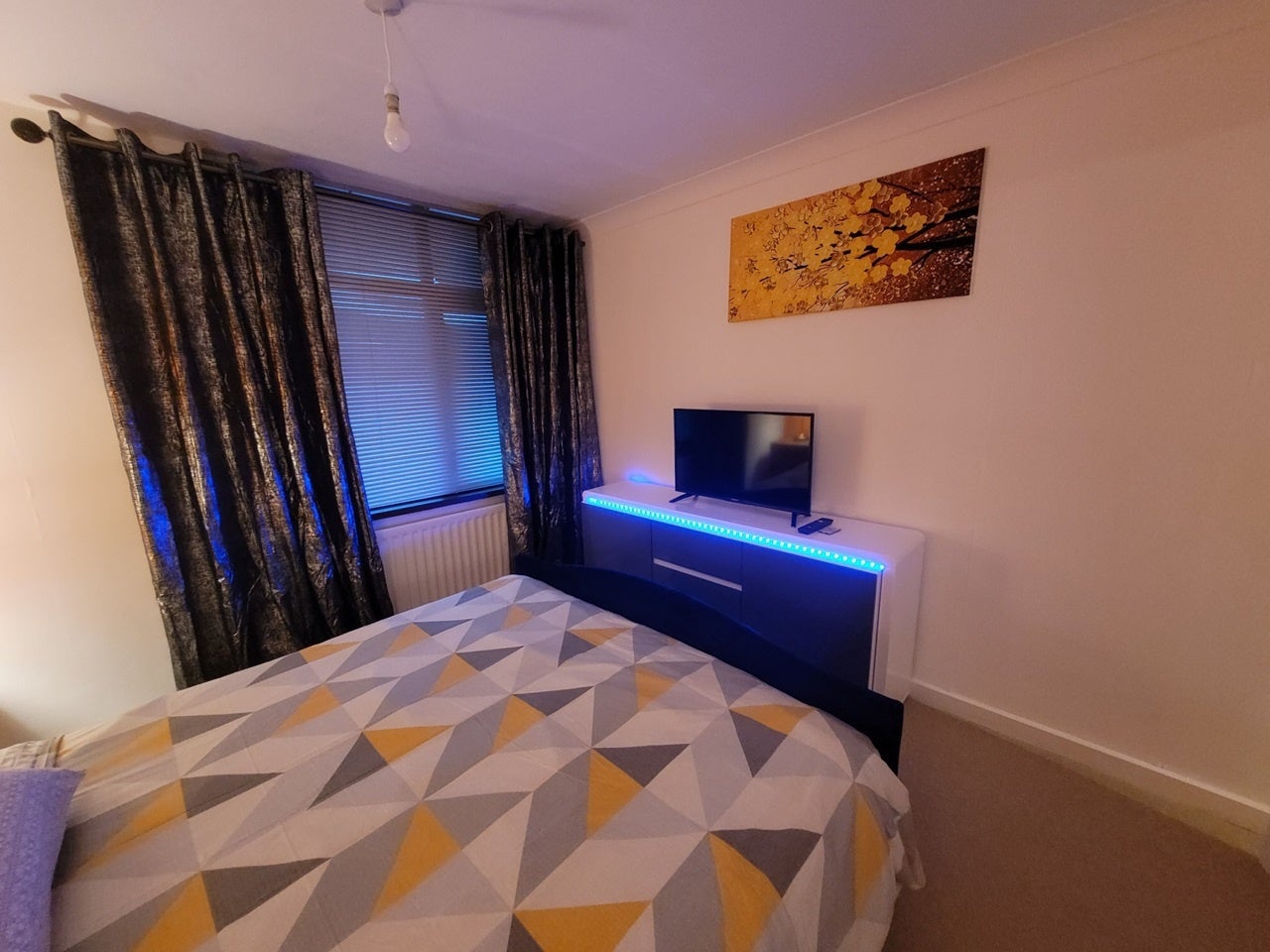 Room Neville Court in Greater London