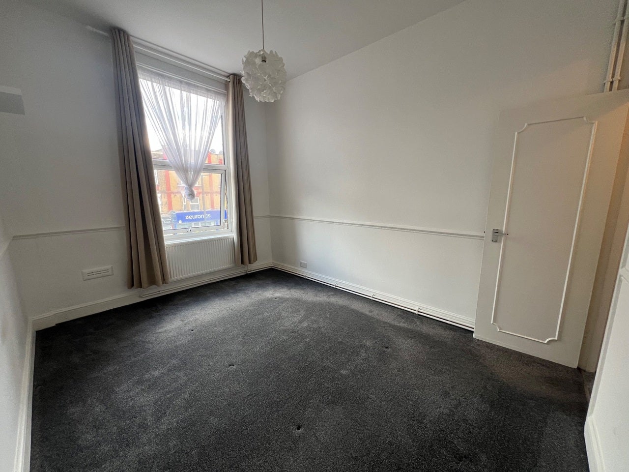 Flat Lower Clapton Road in Greater London