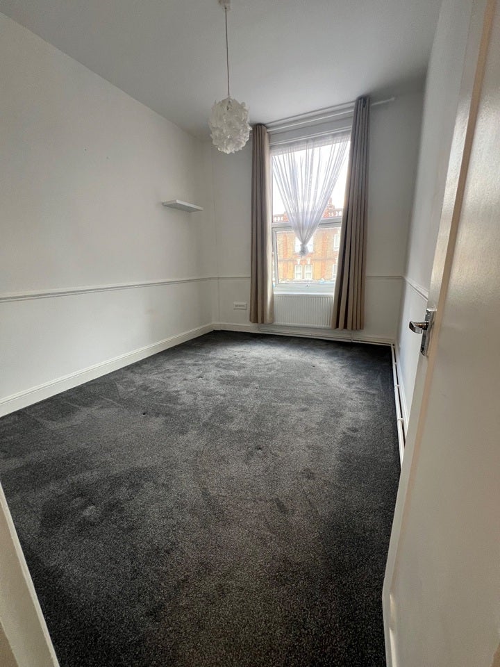 Flat Lower Clapton Road in Greater London