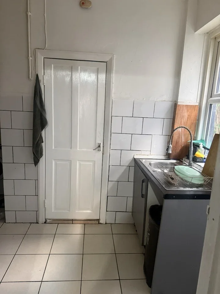 Room Wexham Road in Slough
