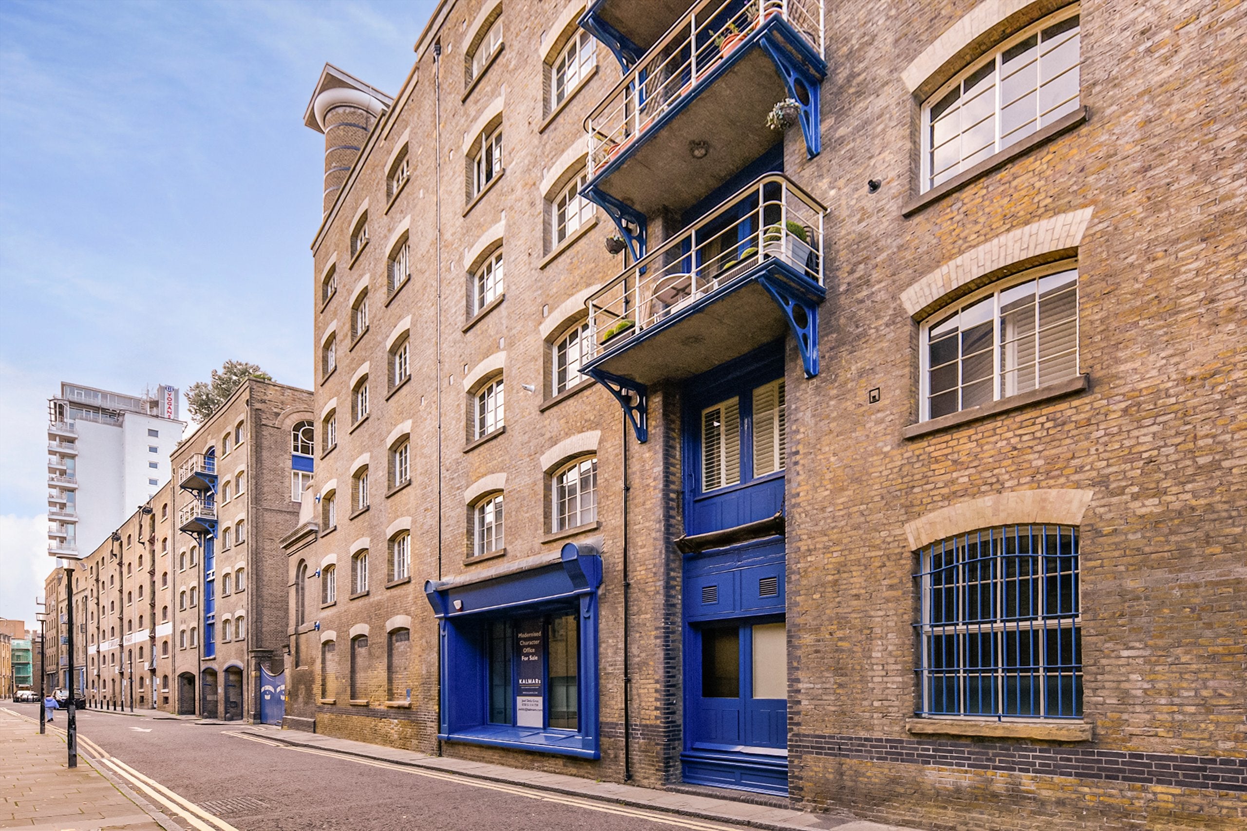 Flat Mill Street in Greater London