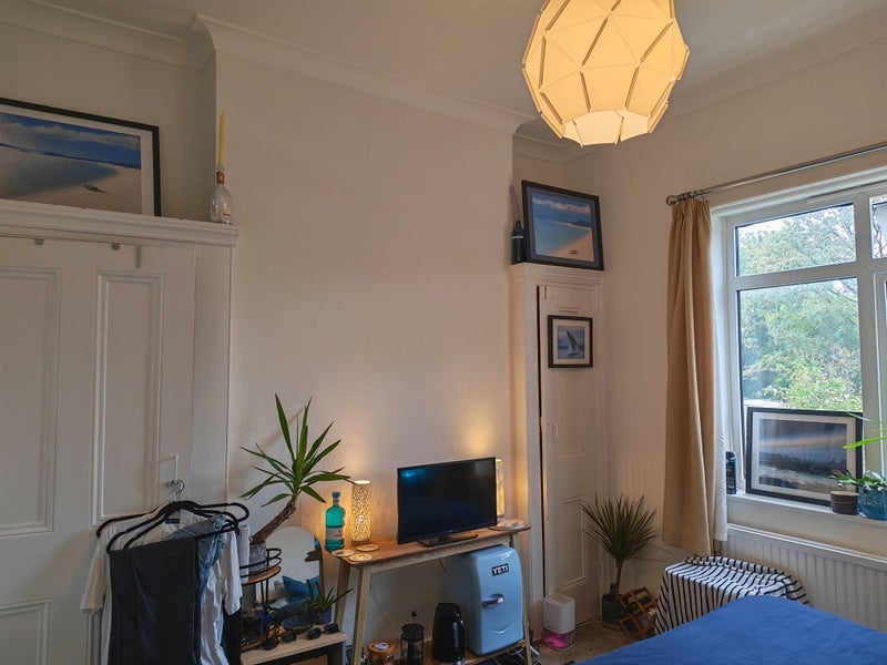 Room Daysbrook Road in Greater London