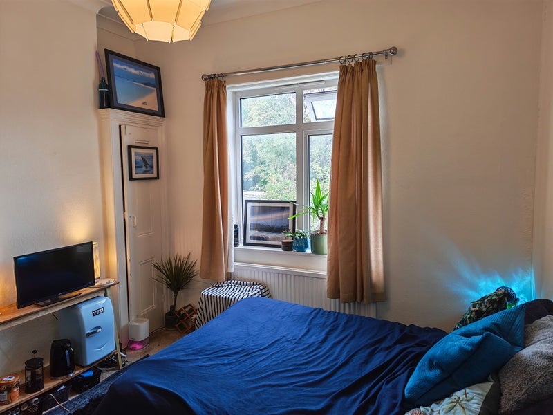Room Daysbrook Road in Greater London