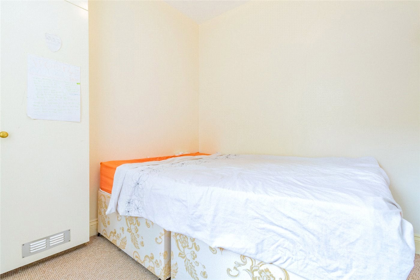 Flat Coverdale Road in Greater London