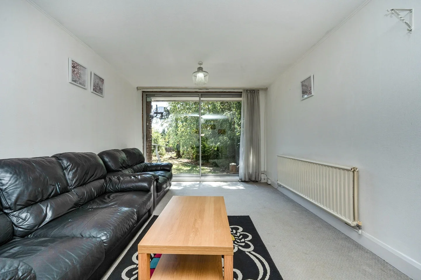Flat The Spinney in Greater London