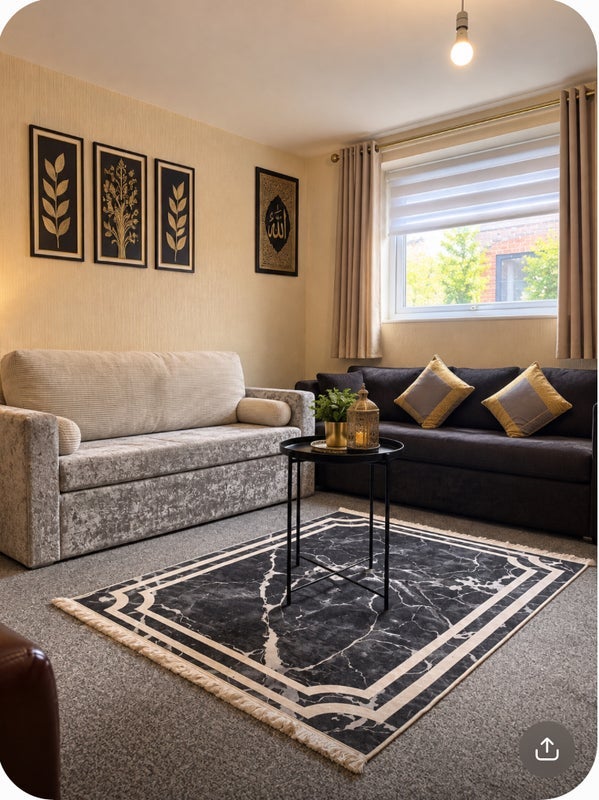 Room Magpie Close in Greater London